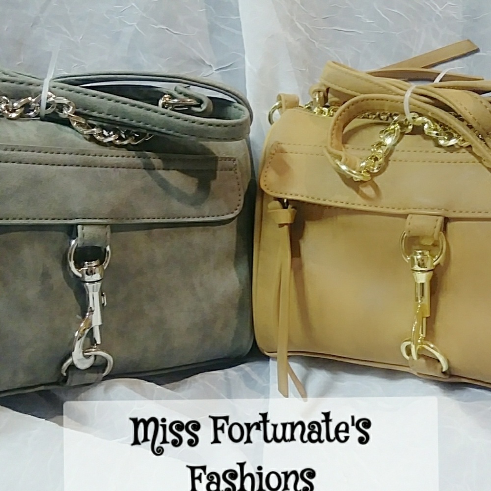 **NWT** Gorgeous gray crossbody purse